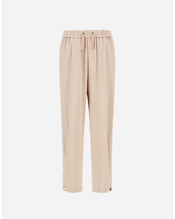 PANTALONE CON DETTAGLIO BOTTONE