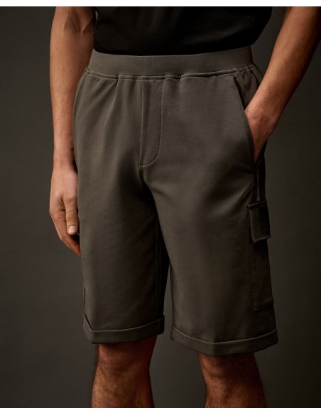 METROPOLIS SERIES STRETCH FLEECE CARGO SWEATSHORTS